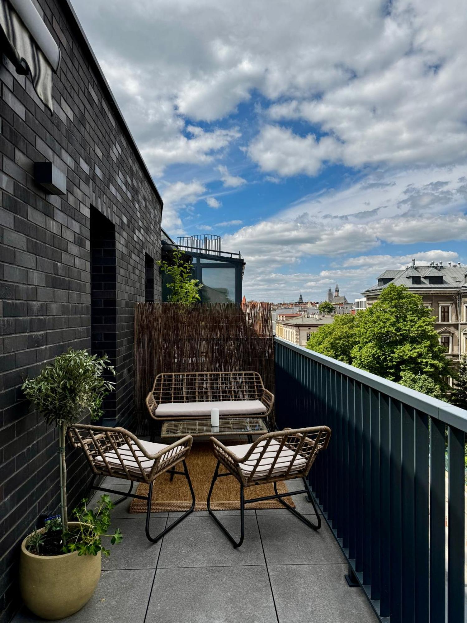 Aparthotel Inpoint G15 Near Old Town & Kazimierz District & Parking Option Krakow